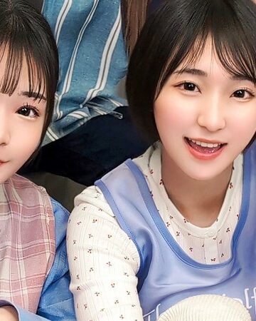 【無料AV】仕事終わりの保育士たちと乱交SEX！仕事柄なかなかお目にかかれない裸体に興奮を抑えきれずハチャメチャにヤリまくって最後は中出しフィニッシュしてしまうっ！【りた/ゆみ/さくら/るか】Verさくら＆るか｜1vrnc00095